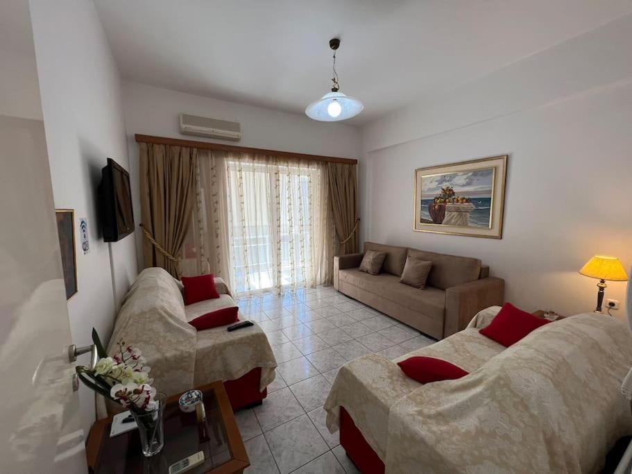 Local Apt Near City Lights 2 كاندية المظهر الخارجي الصورة