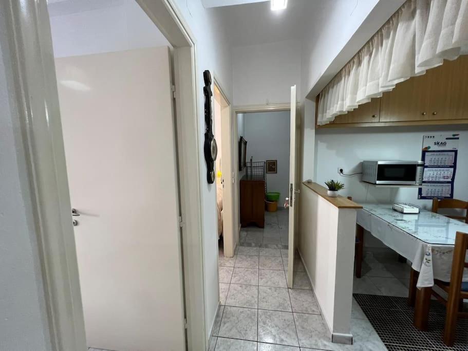 Local Apt Near City Lights 2 كاندية المظهر الخارجي الصورة
