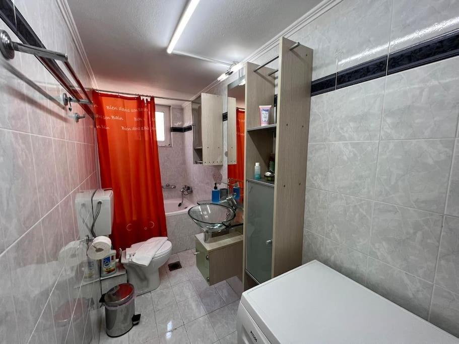 Local Apt Near City Lights 2 كاندية المظهر الخارجي الصورة