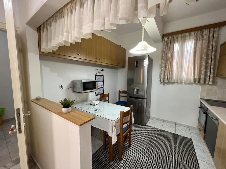 Local Apt Near City Lights 2 كاندية المظهر الخارجي الصورة